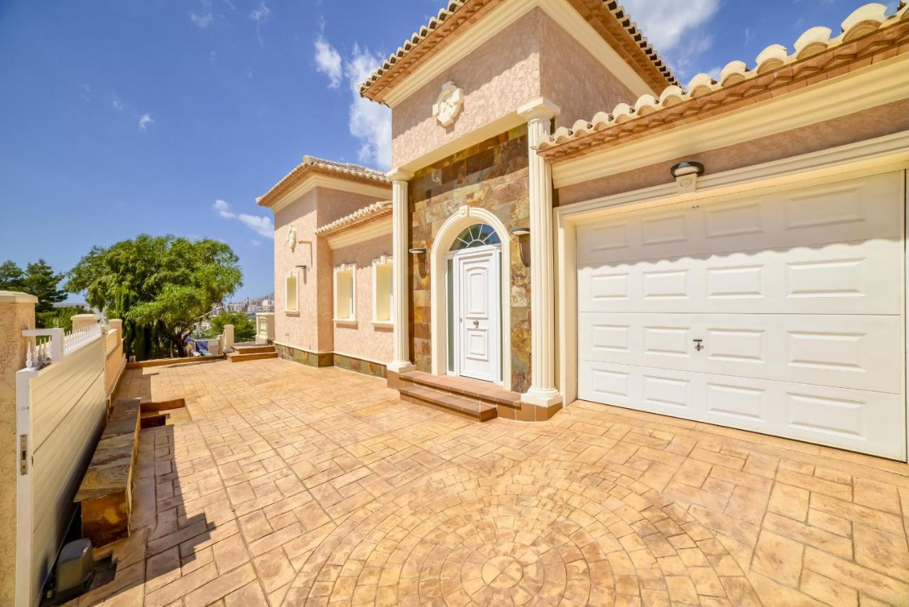 Villa Esperanza - Plusholiddays كاليبي المظهر الخارجي الصورة